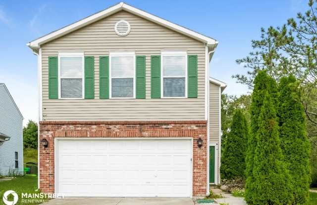 2399 Collins Way - 2399 Collins Way, Greenfield, IN 46140
