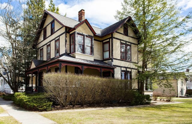 8 FIFTH AV - 8 5th Avenue, Saratoga Springs, NY 12866