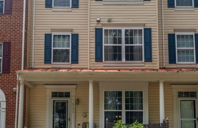 9194 CARDINAL FOREST LANE - 9194 Cardinal Forest Lane, Laurel Hill, VA 22079
