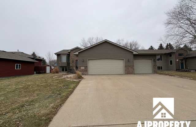 5509 S. Sarmar Ave. photos photos