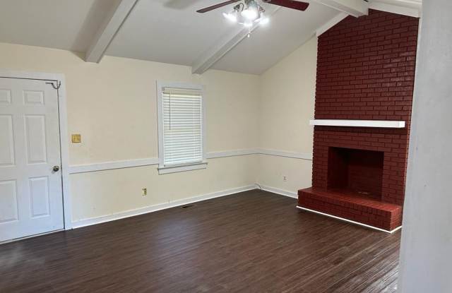 1112 Strawbush Road Gallery 4