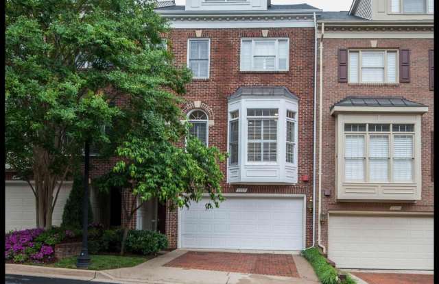 2217 N OAK Court photos photos