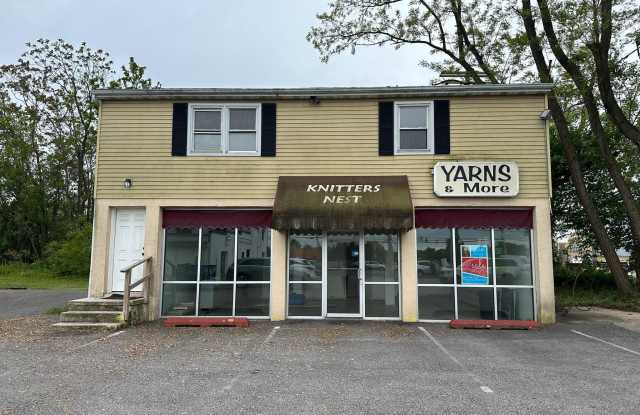 1437 - A LIBERTY Road photos photos