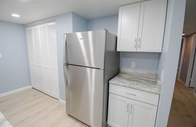 Updated 2BR Condo Steps from Mayo + Underground Parking Gallery 4