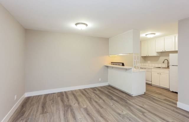 1400 Creekside Apartments CDM photos photos