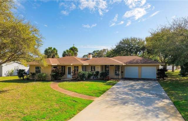 100 1ST STREET - 100 1st Street, Belleair Beach, FL 33786