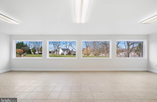 133 LEVEL Road Gallery 3