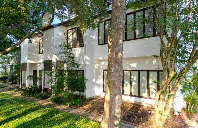 305 JACKSON Avenue photos photos