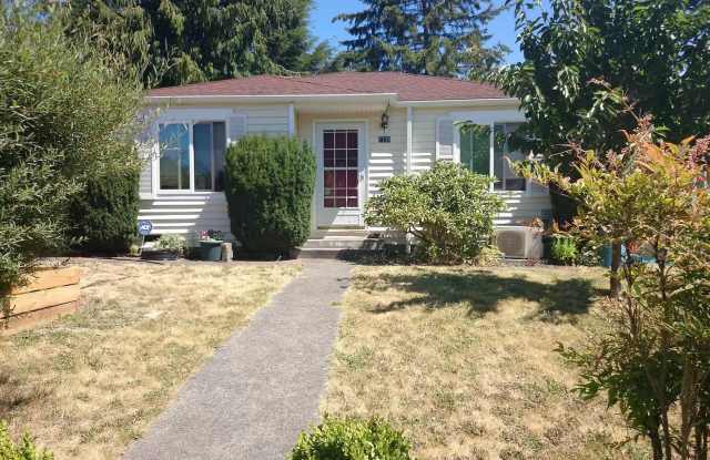 Charming Home with Large Yard Near EC Hughes Park! photos photos