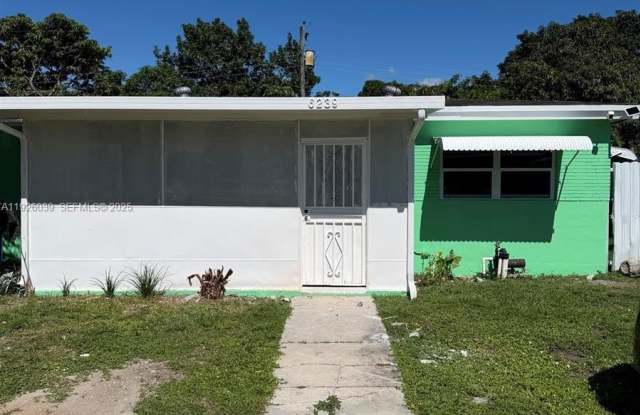 6239 Grant Ct - 6239 Grant Court, Hollywood, FL 33024
