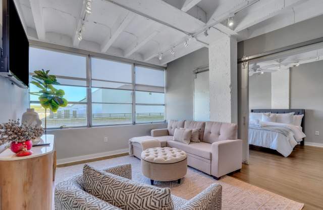 102 Liberty St - 102 Liberty Street, Savannah, GA 31401