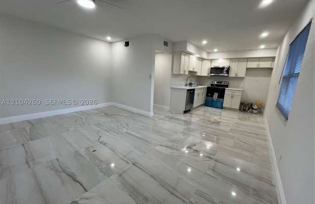 8011 NW 44th Ct Gallery 3