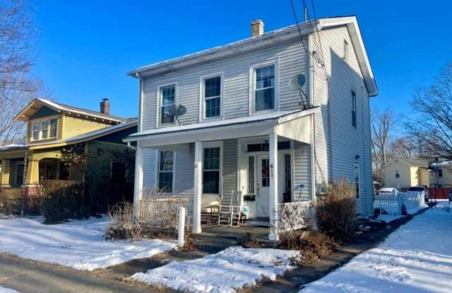 611 Oxford St photos photos