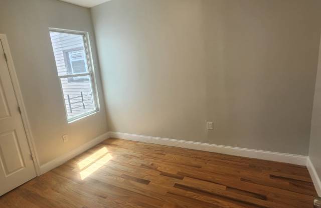 480 Avon Ave photos photos