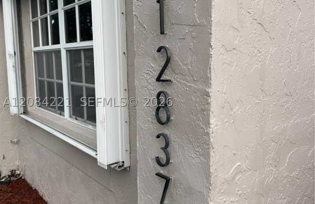 12837 SW 65th Ter Gallery 2