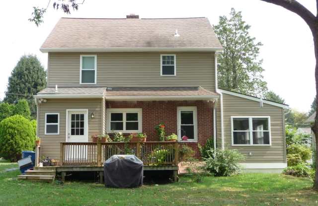 507 PENNOCK AVE Gallery 3