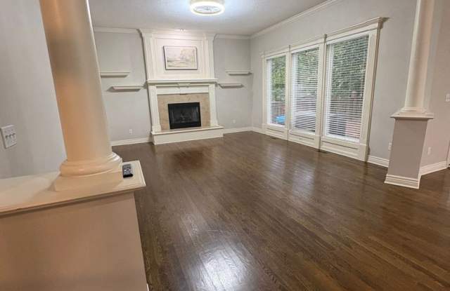 Do not miss this Absolutely Beautiful, Bright and Spacious 4 Bed/4.5 Bath Overland Park Home with Finished Basement, 3-Car Garage & Fenced Yard!! Gallery 4
