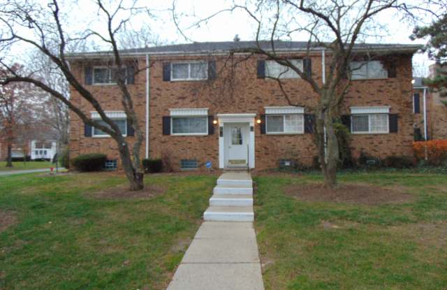 595 E. Fox Hills - 595 East Fox Hills Drive, Oakland County, MI 48304