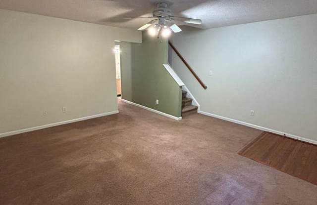 Durham / 2BR Townhouse of Pope Rd AVAIL Gallery 4