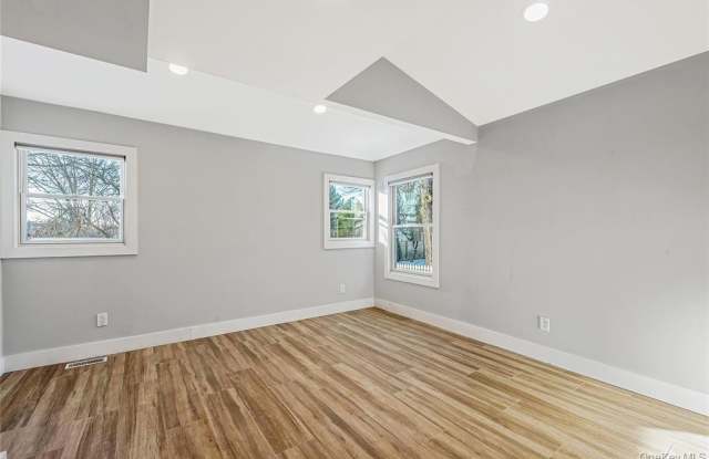 134 Ralph Avenue Gallery 4