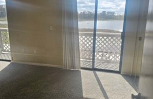 2 bed 2.5 bath Lake Front Townhouse - For Rent by Owner-Affordable move-in costs-No Application Fees Gallery 3