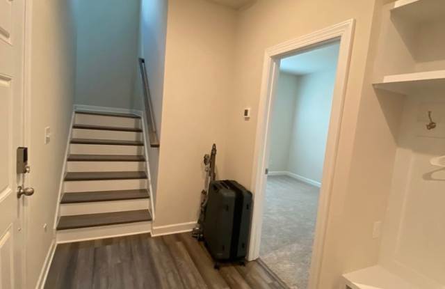 Room in 4 Bedroom Townhome at Bryce Ave photos photos