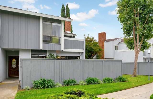 616 Brookview Way - 616 Brookview Way, Costa Mesa, CA 92626