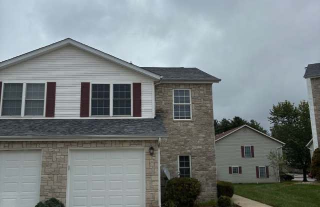 3 bedroom, 2.5 bath Townhouse: Oaklawn Park! Available this October! Gallery 1