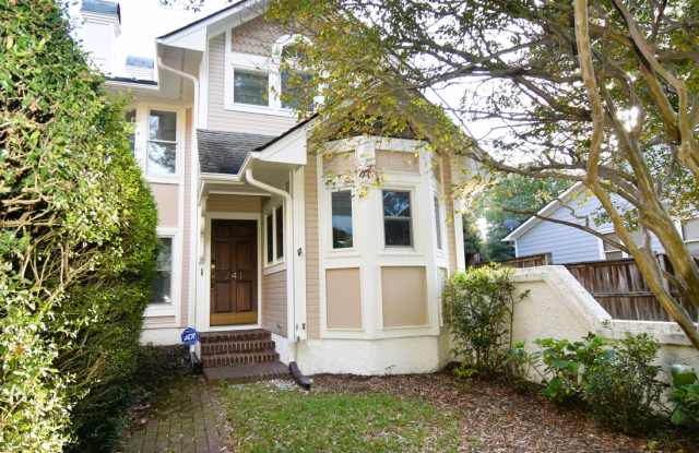 3 Bedroom 2 Bathroom Townhome- Pets Considered photos photos