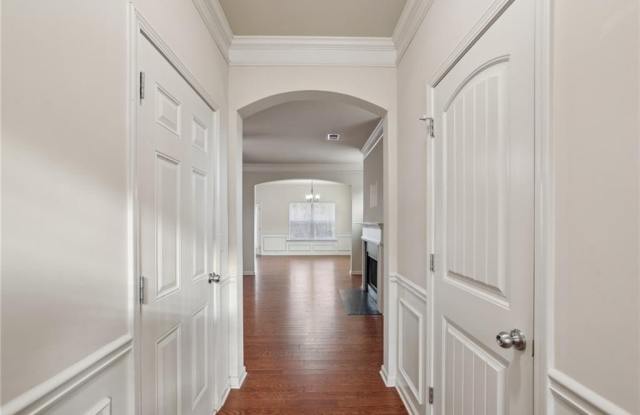 3145 ENGLEWOOD Drive Gallery 3