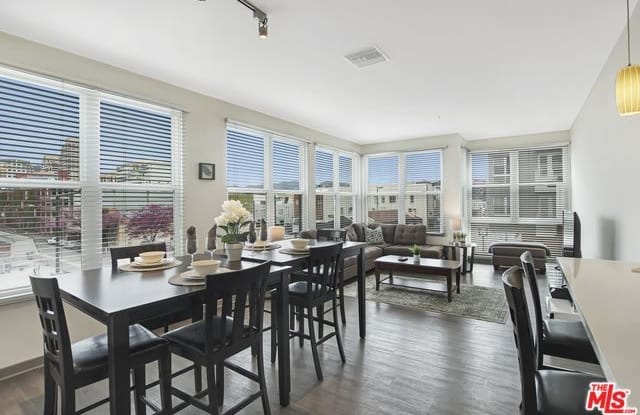 200 W Wilson AVE - 200 West Wilson Avenue, Glendale, CA 91203 200 W Wilson AVE - 200 West Wilson Avenue, Glendale, CA 91203