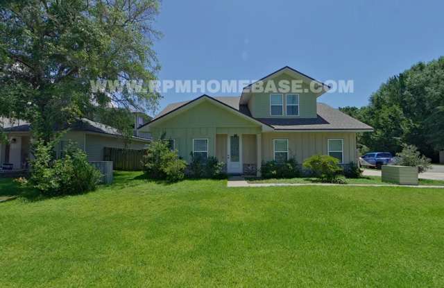 Elegant, 4 Bed, 3.5 bath Nearly New & Move-In Ready in Shalimar photos photos