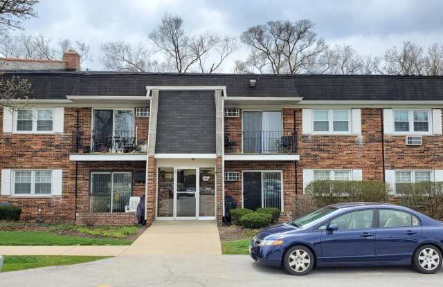 2423 OGDEN Avenue unit: 9 photos photos