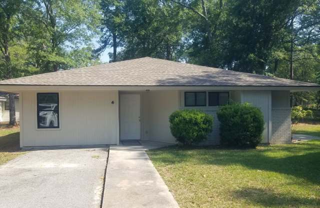 4 Bedroom 2 bath Home in Valdosta, GA photos photos