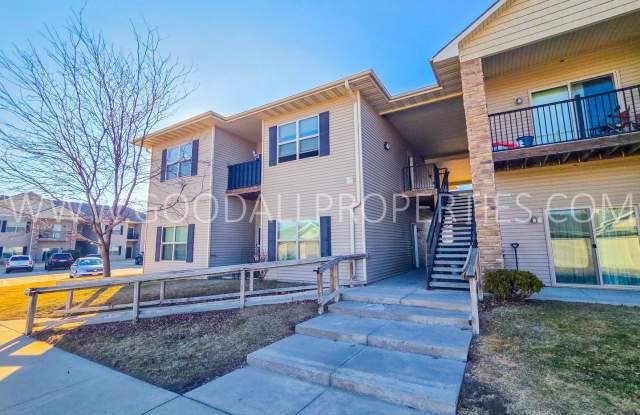 2 bedroom 2 bath Condo in Ankeny with detached garage! photos photos