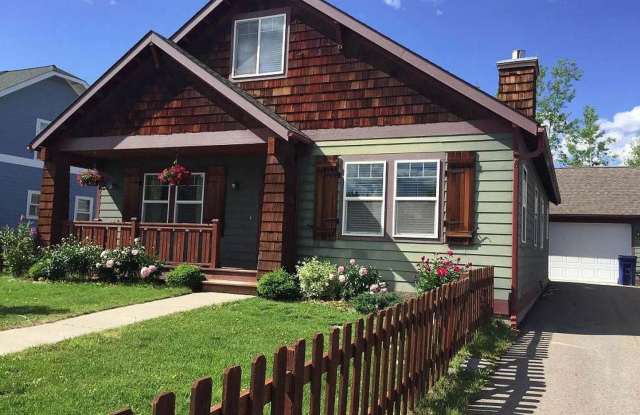 Beautiful Fully Furnished 4 Bed 3 Bath Home Gallery 3