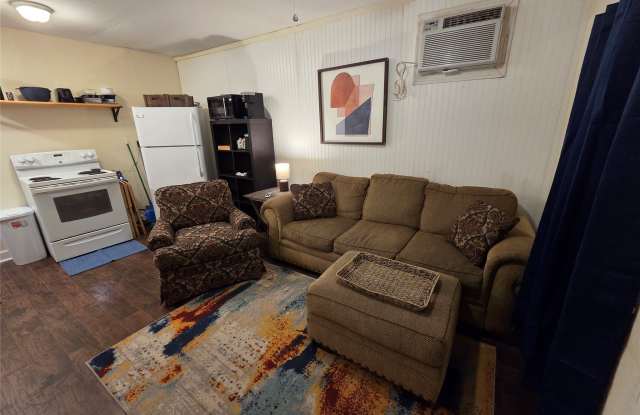 1350 Lillius Street Gallery 2
