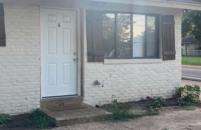 2112 14th Ave N - 2112 14th Avenue North, Columbus, MS 39701