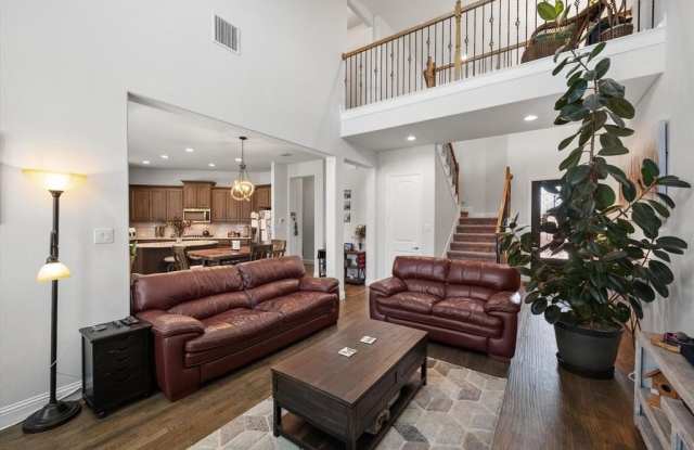 2685 Venice Drive Gallery 2