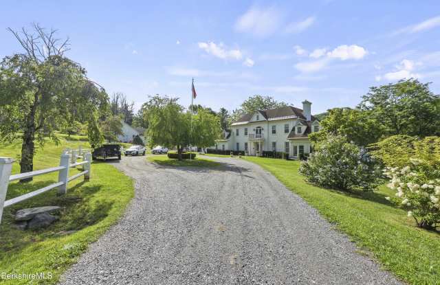 55 Maple Hill Rd Gallery 2