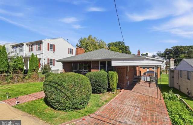 1935 S Kenmore St Gallery 3