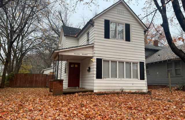 1717 SW Lane - 1717 Southwest Lane Street, Topeka, KS 66604