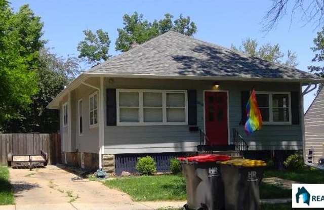 2 Bedroom House for Rent - 2810 Washington Street, Lincoln, NE 68502