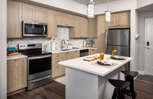 Locklyn West Palm photos photos