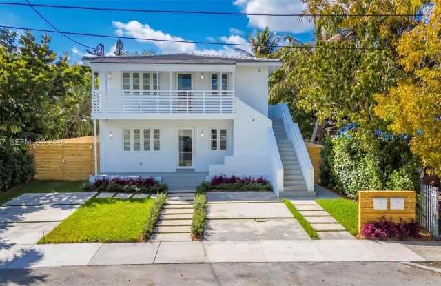 524 NE 65th St photos photos