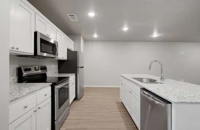 Now Leasing 3 Bedroom, 2 1/2 Bathroom Townhomes Gallery 4