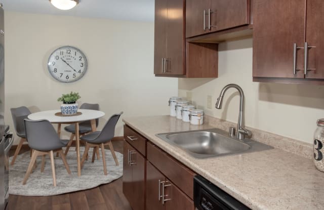 River 10 Apartments Gallery 2