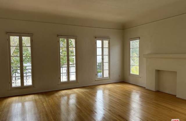 1226 Smithwood Dr Gallery 2