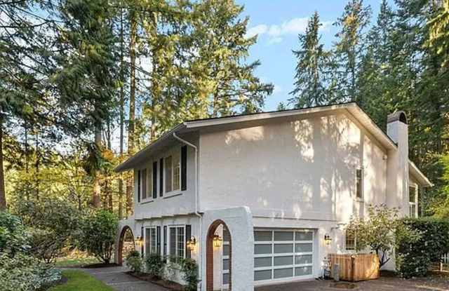 4Bd/3.5Ba Bellevue Home Gallery 3