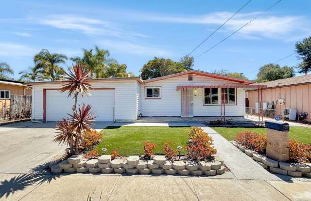 Beautiful 4B/2BA House in Clairemont w/ Large Yard, W/D, A/C Mini-Splits,  2-Car Garage! photos photos